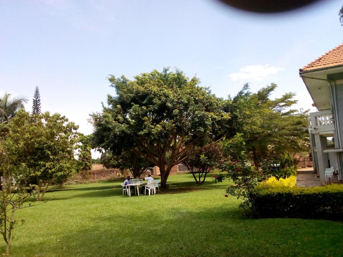 Skyway Hotel Entebbe Extérieur photo